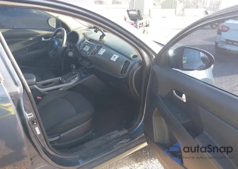 2016 Kia Sportage Lx z USA, uszkodzony, nr VIN KNDPB3AC2G7842116